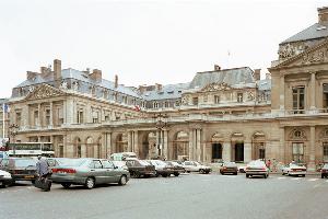 The Palais-Royal (French pronunciation: ​[pa.lɛ ʁwa.jal]), o by