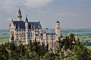 File:Adolf Hitler - Schloss Neuschwanstein.jpg - Wikipedia