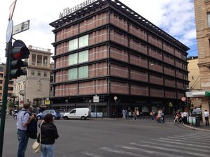Palazzo della Rinascente - Wikipedia